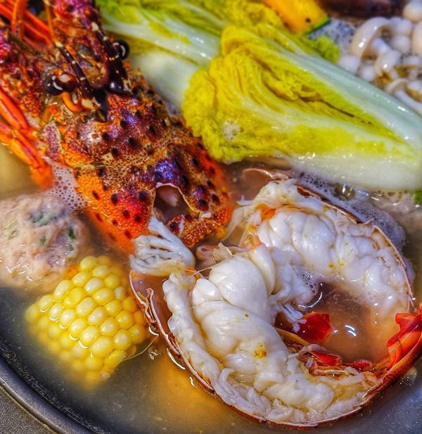 巴西黑盒活凍生龍蝦 每隻450g 以上 (活龍蝦原料使用，鮮度特優。) 