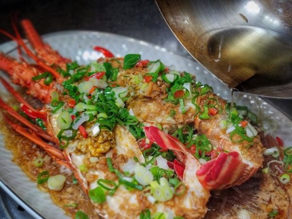 巴西黑盒活凍生龍蝦 每隻450g 以上 (活龍蝦原料使用，鮮度特優。) 